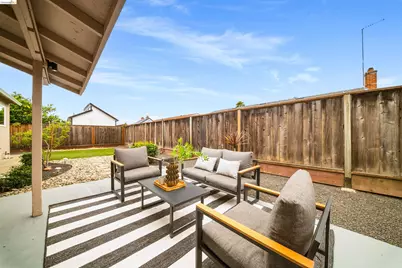 1722 Via Chorro, San Lorenzo, CA 94580 - Photo 6