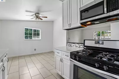 3909 Dry Creek Rd, Sacramento, CA 95838 - Photo 14
