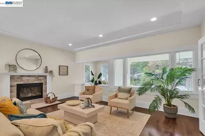 652 Valle Vista Ave, Oakland, CA 94610 - Photo 4