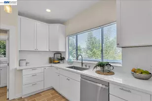 652 Valle Vista Ave, Oakland, CA 94610 - Photo 14