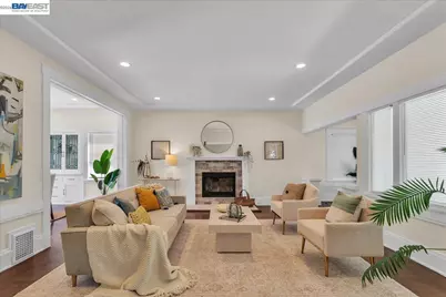 652 Valle Vista Ave, Oakland, CA 94610 - Photo 2