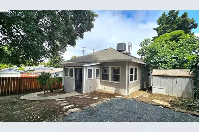 1404 Pine St, Martinez, CA 94553 - Photo 30