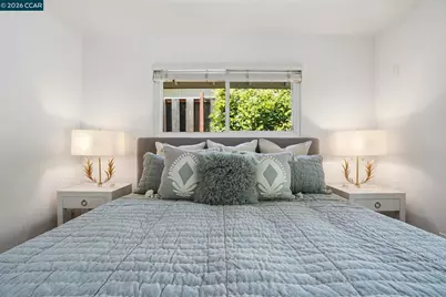 260 Corliss Dr, Moraga, CA 94556 - Photo 40