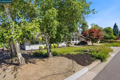 260 Corliss Dr, Moraga, CA 94556 - Photo 2