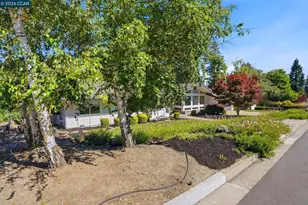 260 Corliss Dr, Moraga, CA 94556 - Photo 2