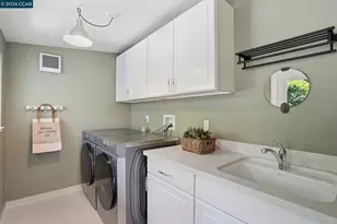 260 Corliss Dr, Moraga, CA 94556 - Photo 36