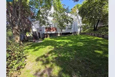 1739 Dalessi Dr, Pinole, CA 94564 - Photo 38