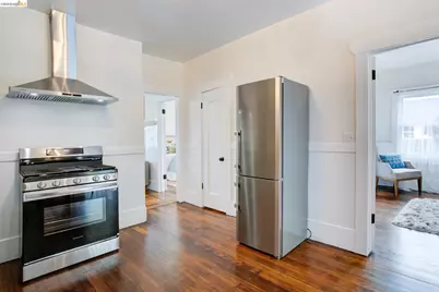 1068 66th St, Oakland, CA 94608 - Photo 22