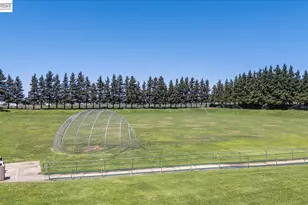 2449 Almanor Dr, Tracy, CA 95304 - Photo 84