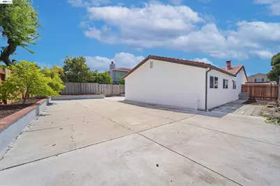32419 Woodland Dr, Union City, CA 94587 - Photo 34