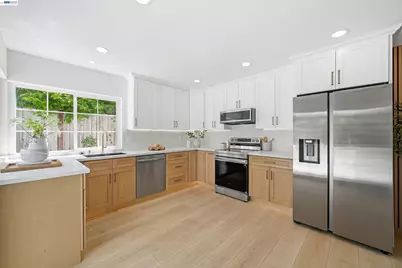 32419 Woodland Dr, Union City, CA 94587 - Photo 12