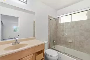 33 Eastwood Ct, Oakland, CA 94611 - Photo 30