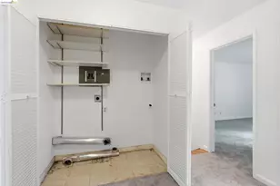 33 Eastwood Ct, Oakland, CA 94611 - Photo 30