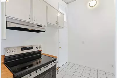 33 Eastwood Ct, Oakland, CA 94611 - Photo 14
