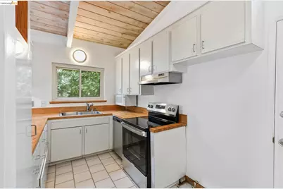 33 Eastwood Ct, Oakland, CA 94611 - Photo 12