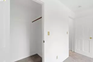 33 Eastwood Ct, Oakland, CA 94611 - Photo 28