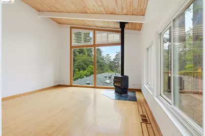 33 Eastwood Ct, Oakland, CA 94611 - Photo 8