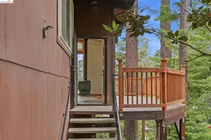 33 Eastwood Ct, Oakland, CA 94611 - Photo 6