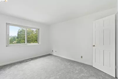 33 Eastwood Ct, Oakland, CA 94611 - Photo 24