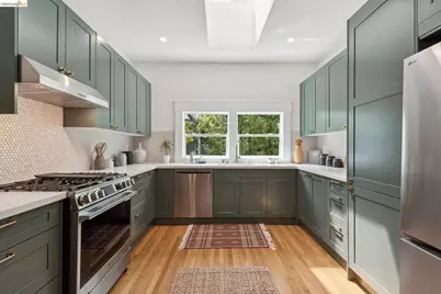 2121 Carleton St, Berkeley, CA 94704 - Photo 24