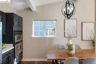 2343 Mastlands Dr, Oakland, CA 94611 - Photo 16