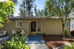 2343 Mastlands Dr, Oakland, CA 94611 - Photo 2