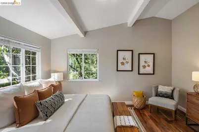2343 Mastlands Dr, Oakland, CA 94611 - Photo 26