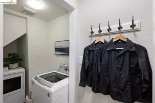 2343 Mastlands Dr, Oakland, CA 94611 - Photo 38