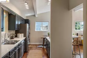 2343 Mastlands Dr, Oakland, CA 94611 - Photo 18
