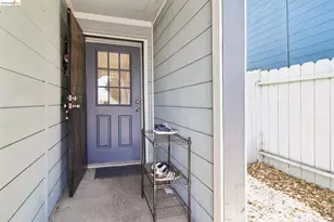 874 Pine St, Oakland, CA 94607 - Photo 2