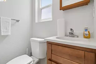 874 Pine St, Oakland, CA 94607 - Photo 12