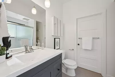 4989 Shafter Avenue, Oakland, CA 94609 - Photo 20