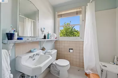 4989 Shafter Avenue, Oakland, CA 94609 - Photo 56