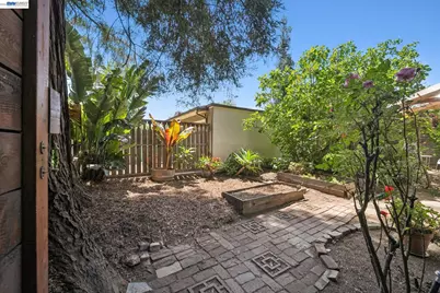 4987 Shafter Avenue, Oakland, CA 94609 - Photo 38