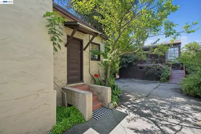 4987 Shafter Avenue, Oakland, CA 94609 - Photo 2