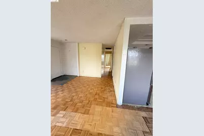 1875 Cherokee Dr #4, Salinas, CA 93906 - Photo 6