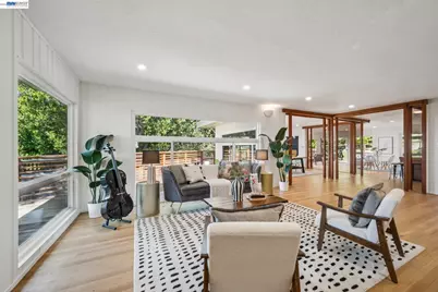 1055 Sterling Avenue, Berkeley, CA 94708 - Photo 8