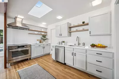 1055 Sterling Avenue, Berkeley, CA 94708 - Photo 16