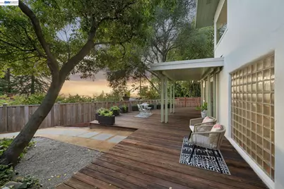 1055 Sterling Avenue, Berkeley, CA 94708 - Photo 6