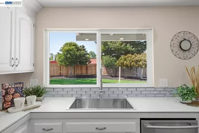 5613 Abington Ct, Newark, CA 94560 - Photo 10