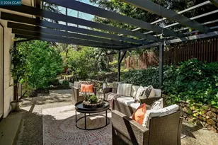 1067 Ridge Park Dr, Concord, CA 94518 - Photo 18