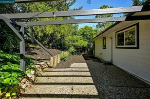1067 Ridge Park Dr, Concord, CA 94518 - Photo 38
