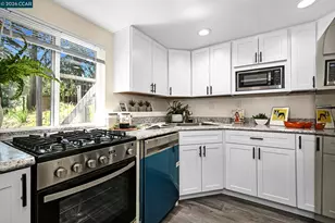 1067 Ridge Park Dr, Concord, CA 94518 - Photo 32