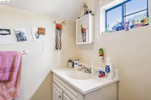 1264 Alcatraz Ave, Berkeley, CA 94702 - Photo 58