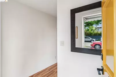 1268 Alcatraz Ave, Berkeley, CA 94702 - Photo 4