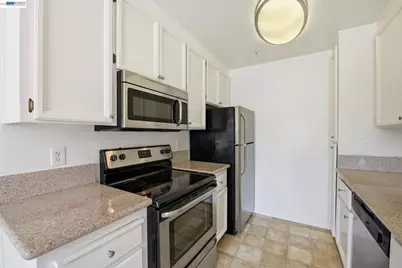 37482 Parish Cir #19F, Fremont, CA 94536 - Photo 8