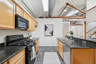 530 8th St #207, Oakland, CA 94606 - Photo 6