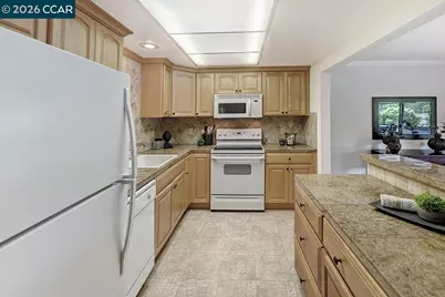 1332 Singingwood Ct #5, Walnut Creek, CA 94595 - Photo 12