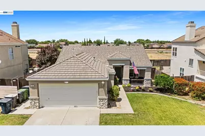 1571 Spring Ct, Tracy, CA 95376 - Photo 2