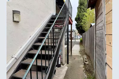 2828 Viola St, Oakland, CA 94619 - Photo 10